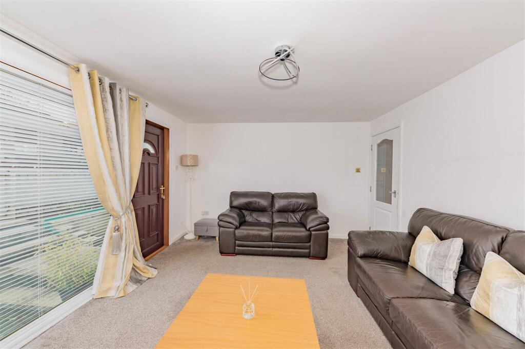 22 Auchinblae Place Dundee-12.JPG