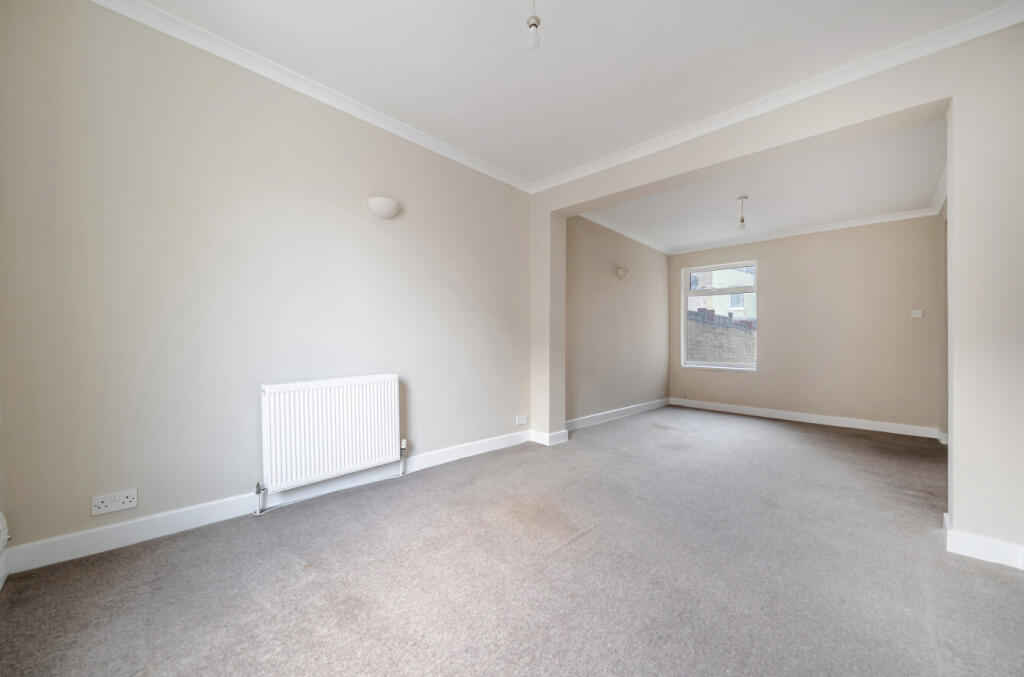 1385840-3-692968a...