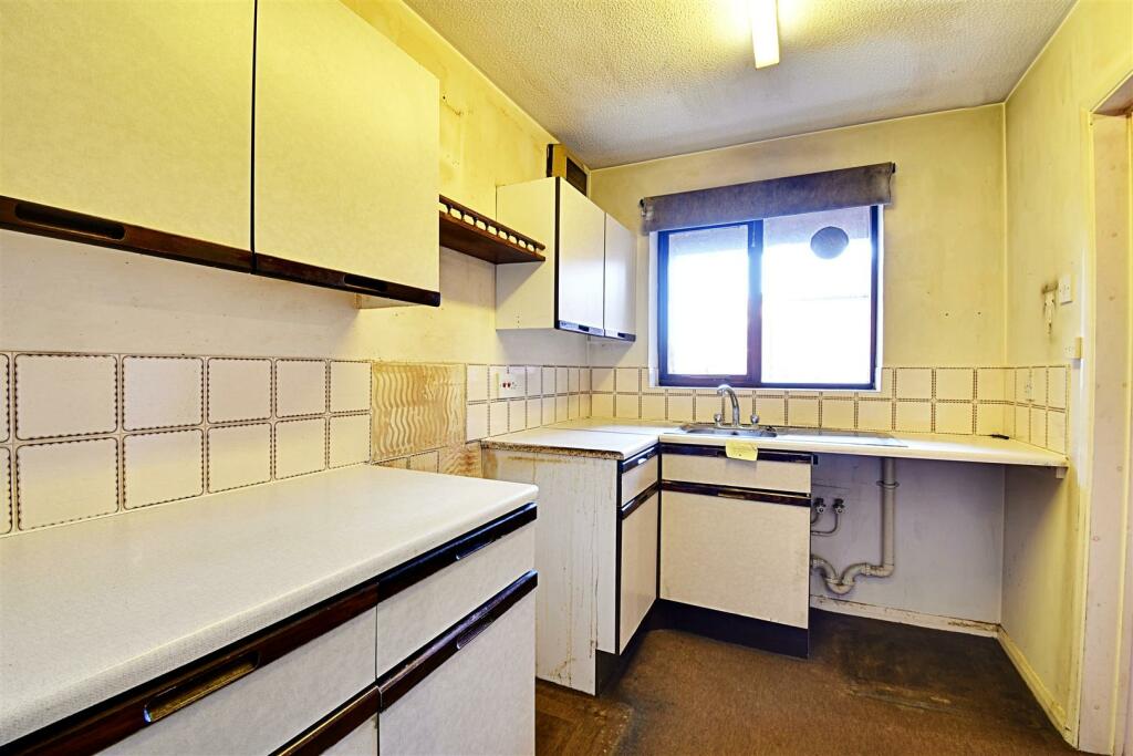 Kitchen 1.jpg
