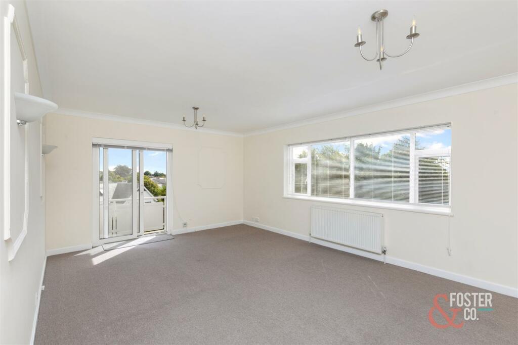 Woodland Court 17_012.JPG
