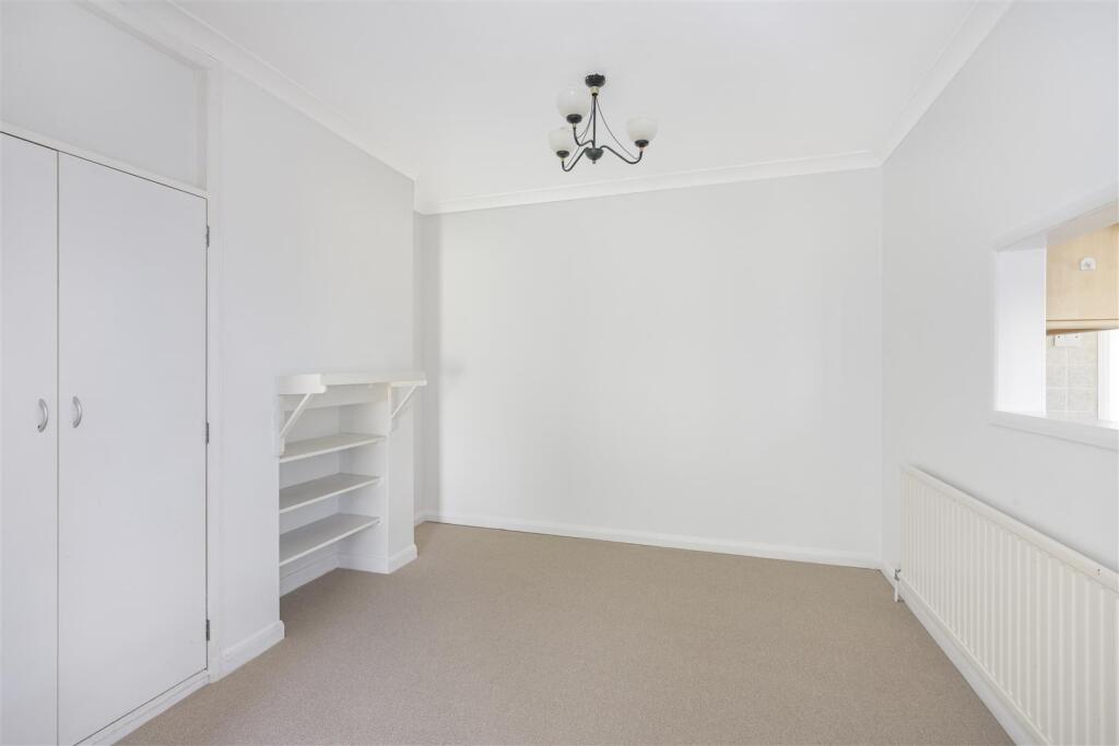 49 Whitemore Road, GU1 1QU-15.jpg