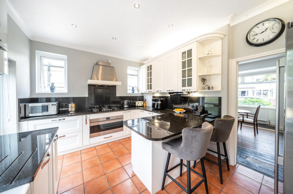 1318985-8-687663c...