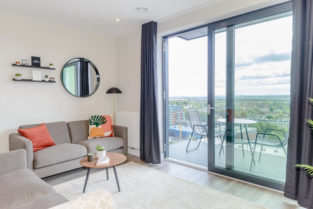 Lionel Road South, London, TW8