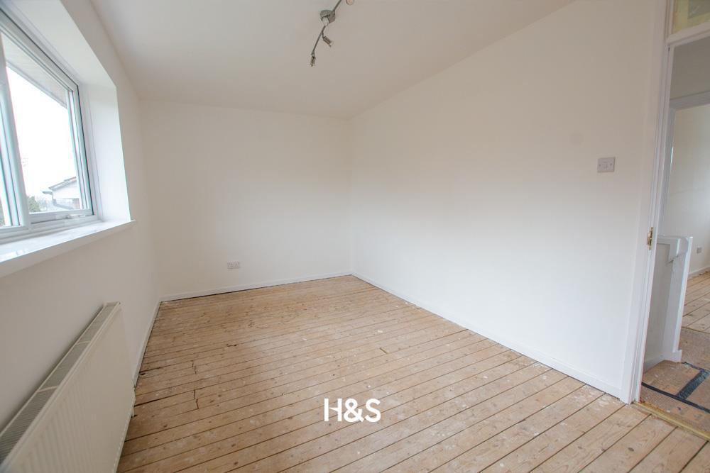 118 dawberry fields road - bedroom 1.jpg