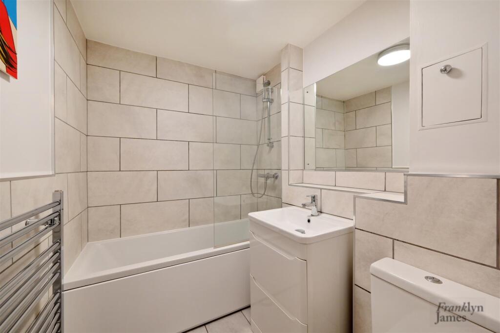 Barnfield-Place (10).JPG