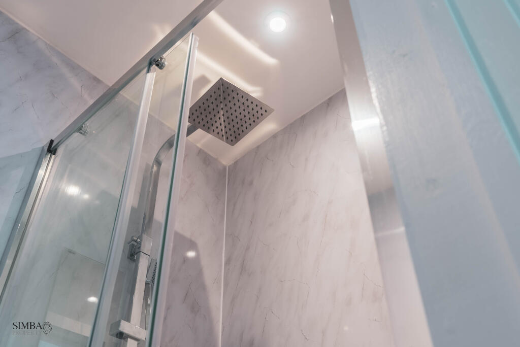 8BA Bedroom 1 Showerhead