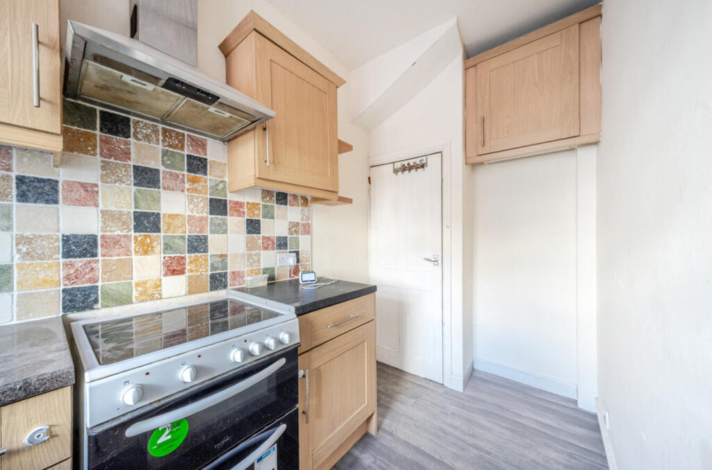 1297052-12-682b78...