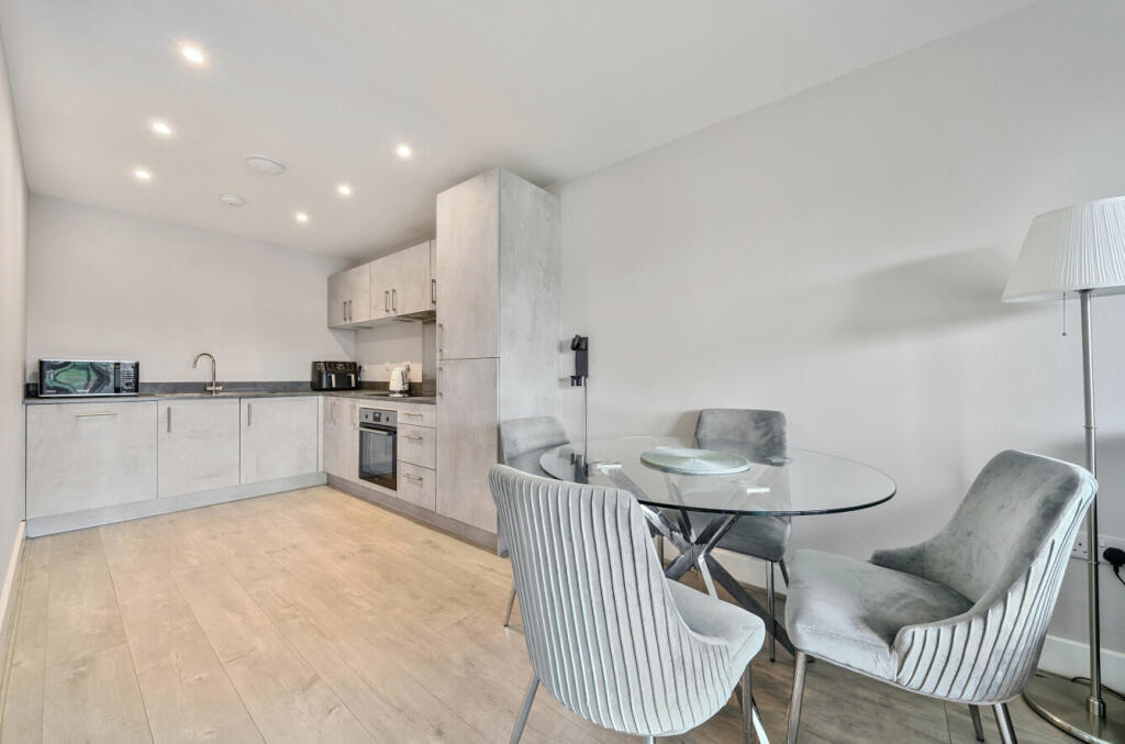 1294186-11-683d7c...