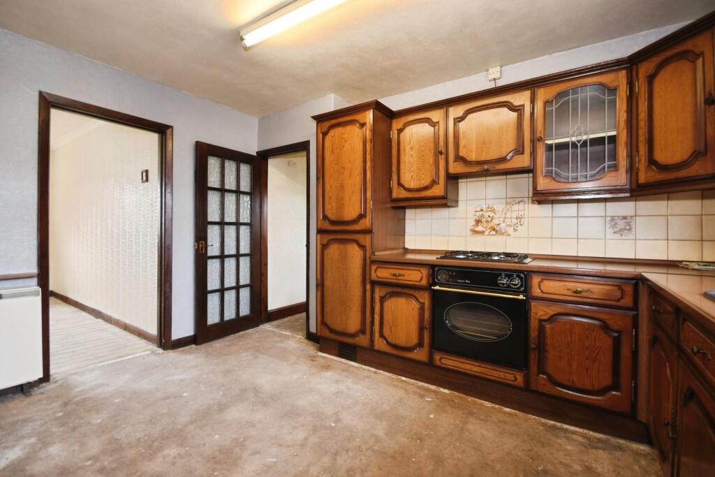 KITCHEN 03.jpg