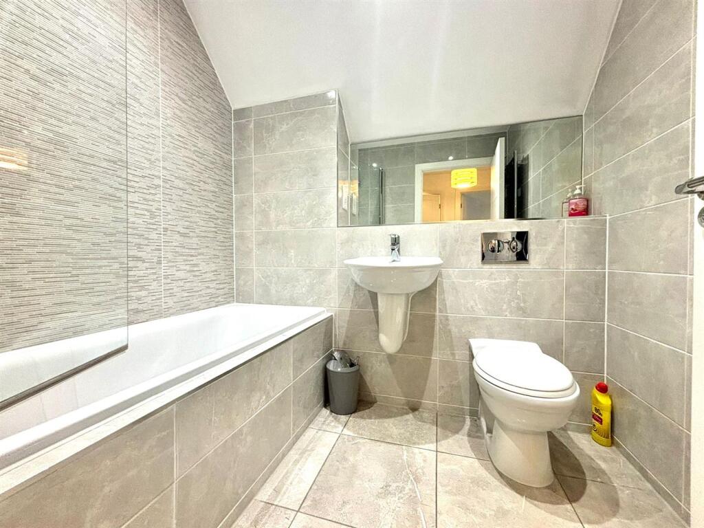 Bathroom.jpeg