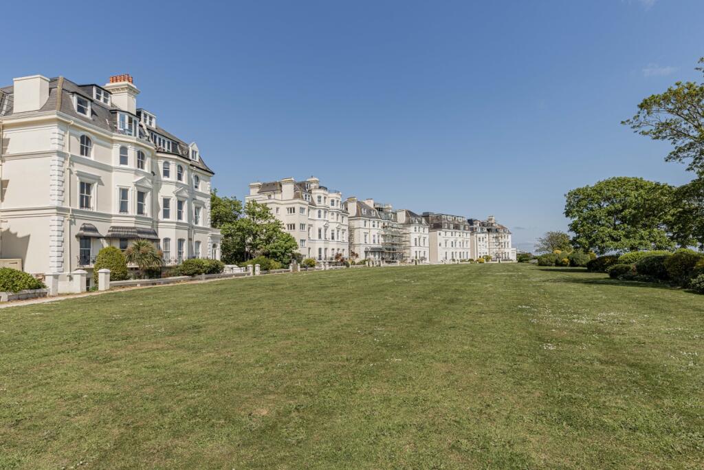 Clifton Crescent Gardens