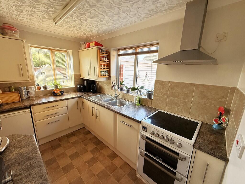 KITCHEN 2