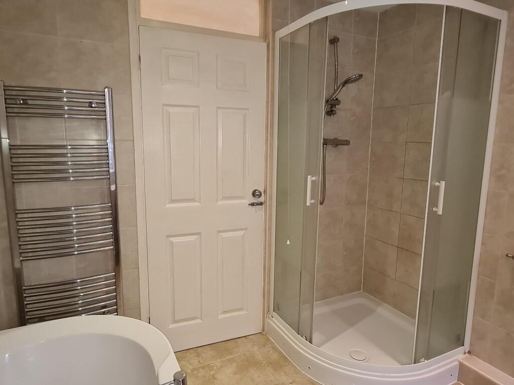 Bath/Shower Room