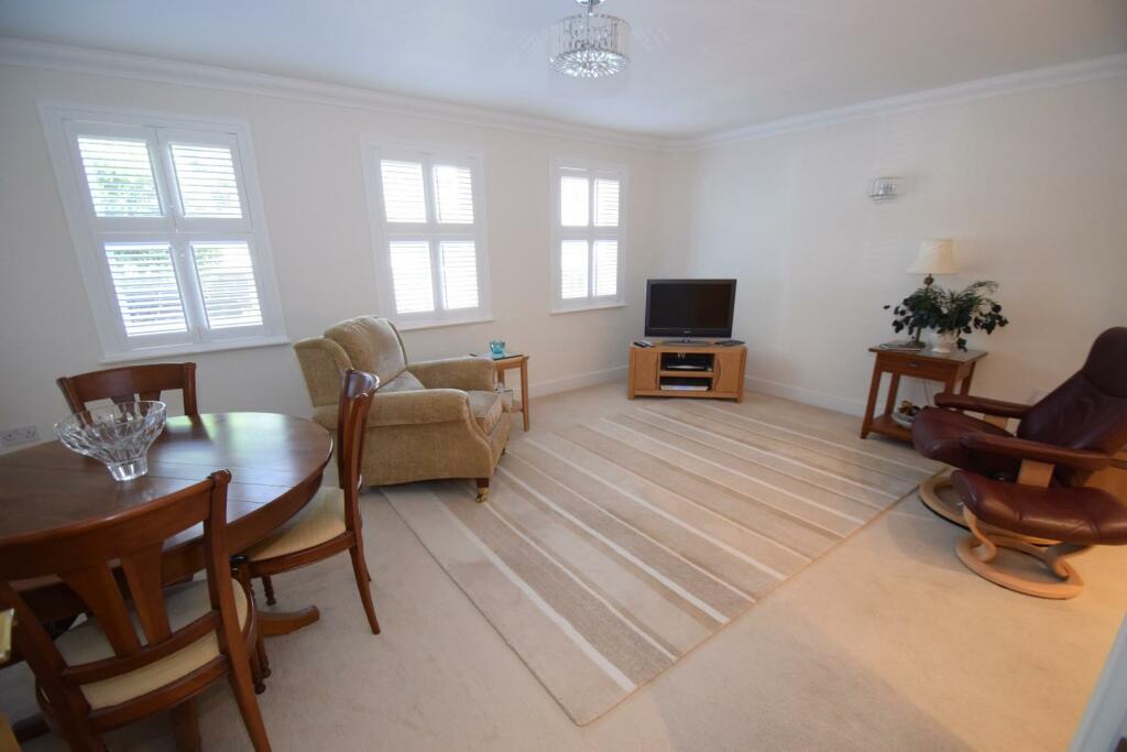 3 Arundel Place lounge.JPG