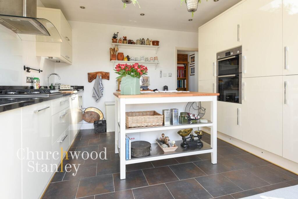 Kitchen / breakfast room