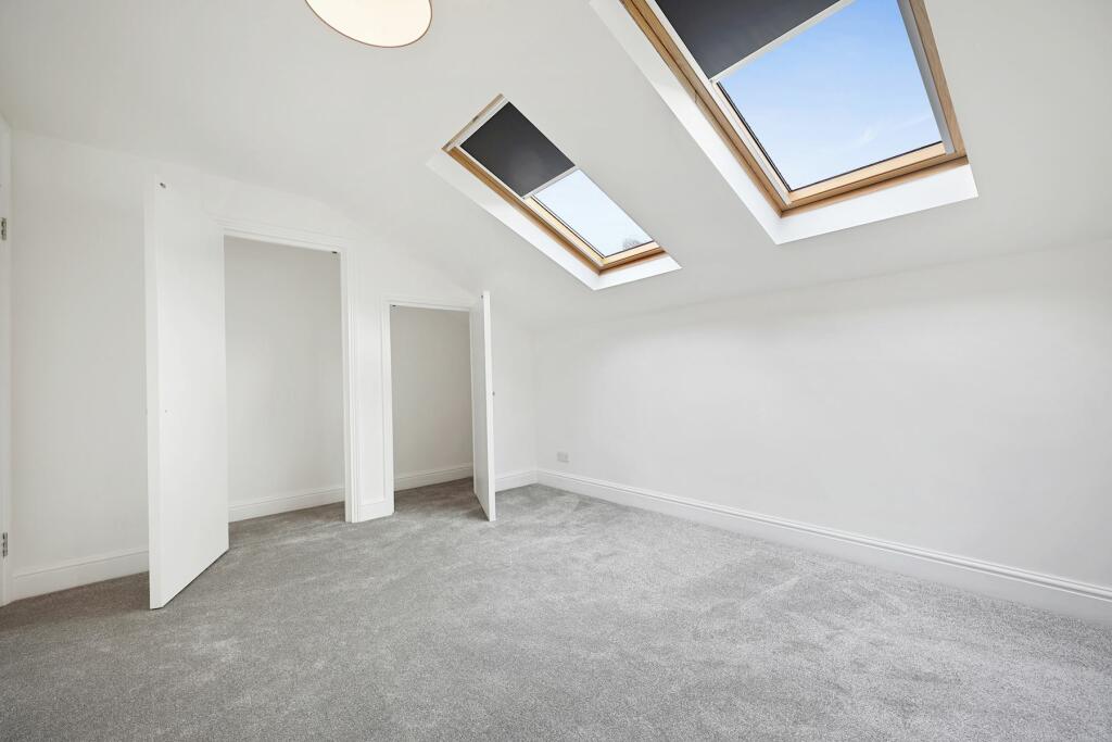 10-869080298 VM-FLAT 7 ,1-3 PLESHEY ROAD N7 0RA...