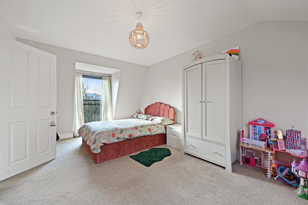 Batoum Gardens - Bedroom3 (1).JPG