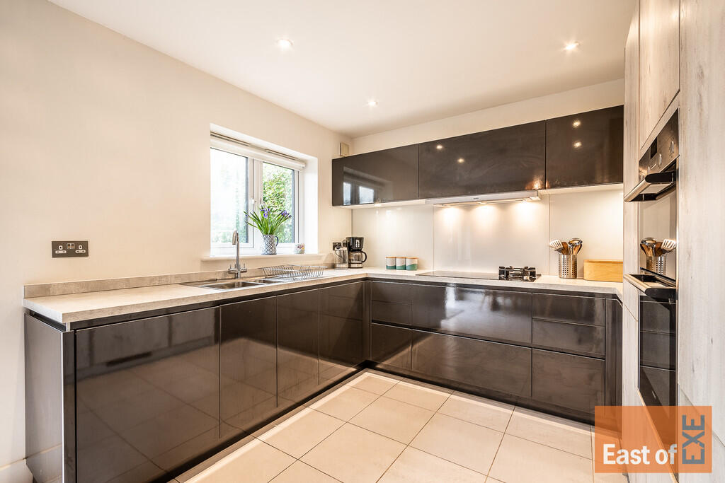 9 Holland Park - ...