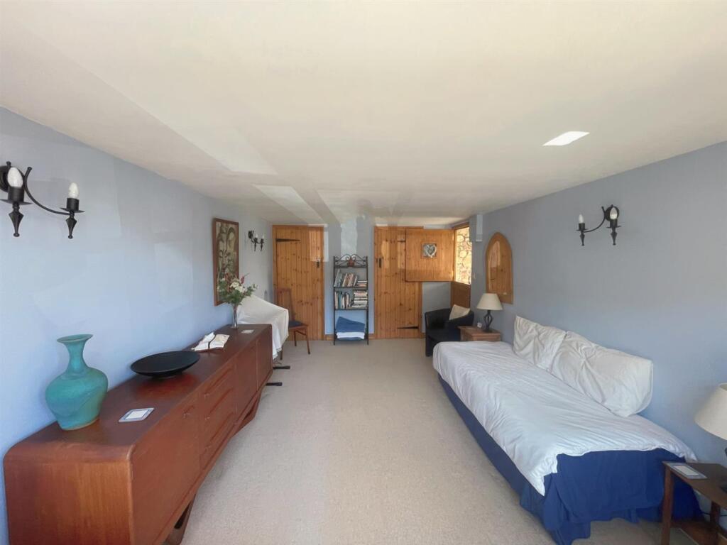 Retreat Open Plan Lounge/Bedroom