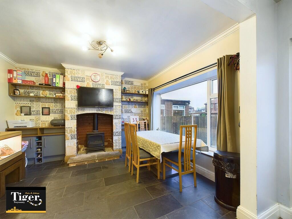 CAM02176G0-PR0419...