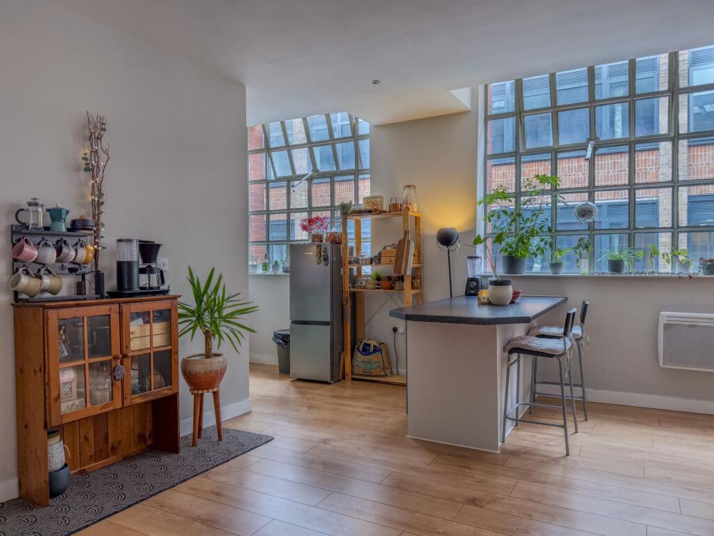 Open Plan Kitchen/Living Area