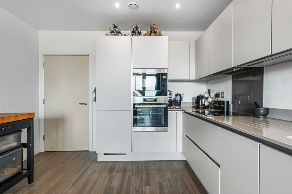 Kitchen and Reception Room 6.JPG