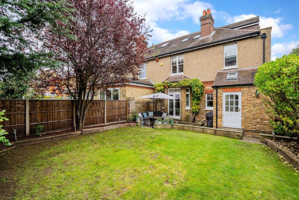 COLLEGE ROAD (6).jpg