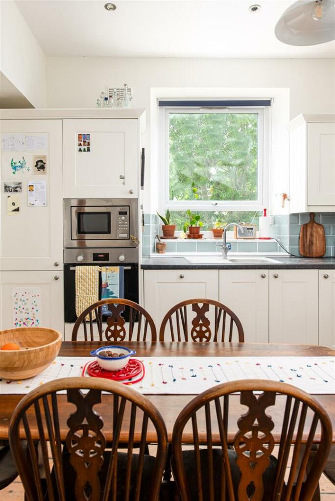 Kitchen_4.jpg
