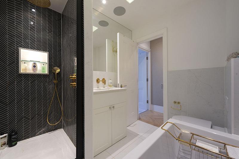 101 15 portman square 369854 bath1_RGB_800px.jpg