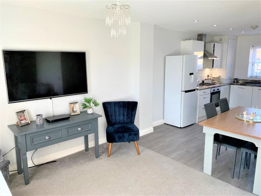 Living/Kitchen/Dining