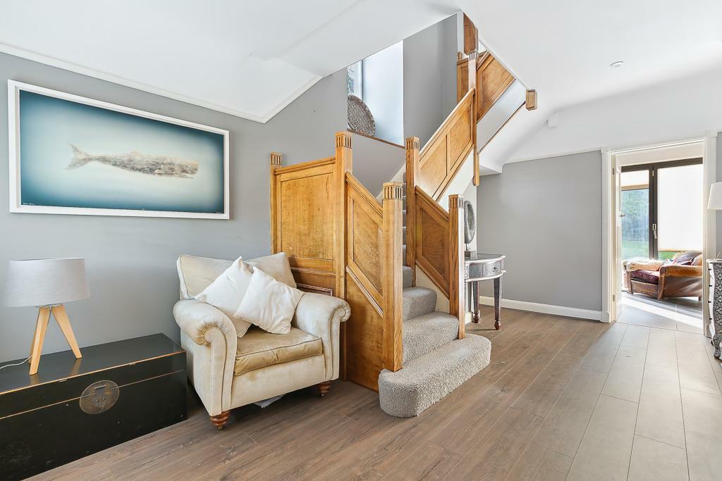 89 Shelvers Way -8.jpg