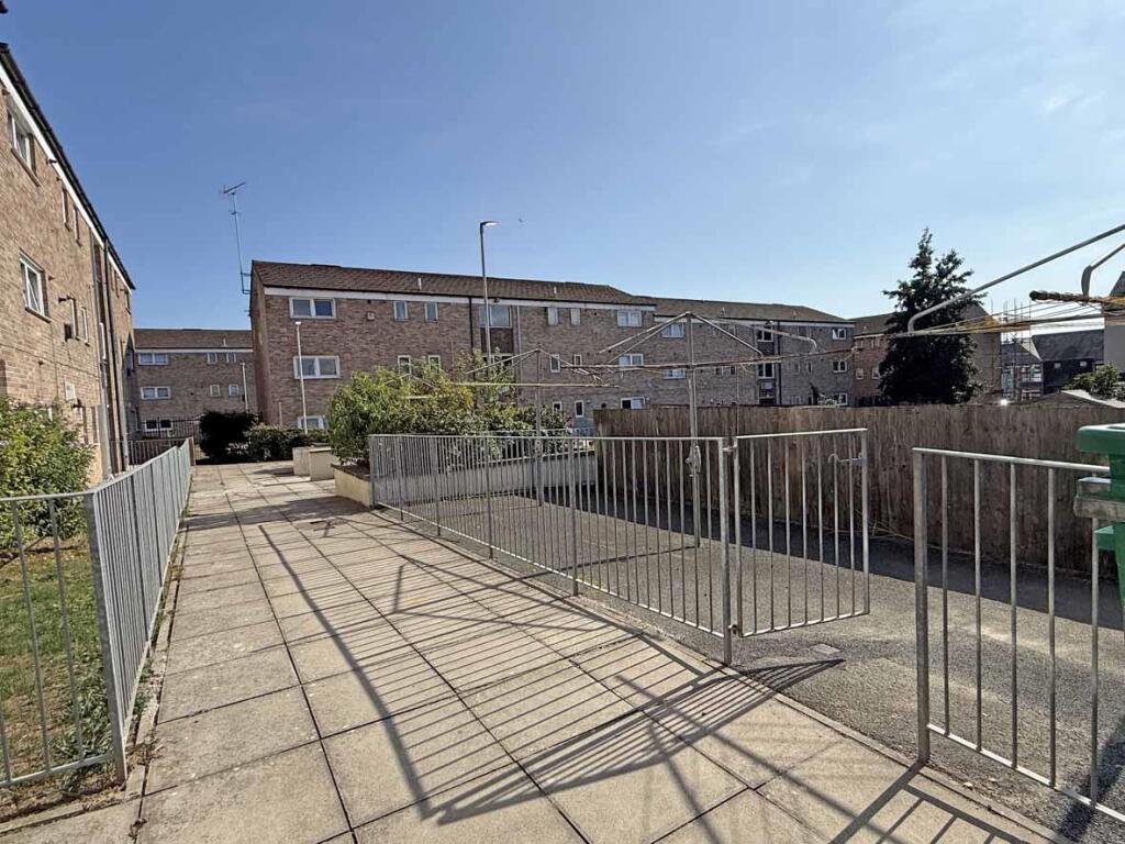 Granby Way 281 - Communal Area.jpg