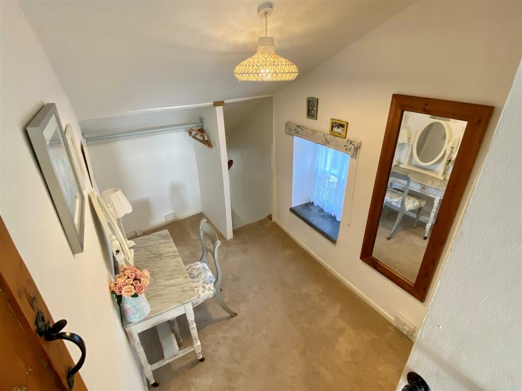 Sparrow Cottage Dressing Room
