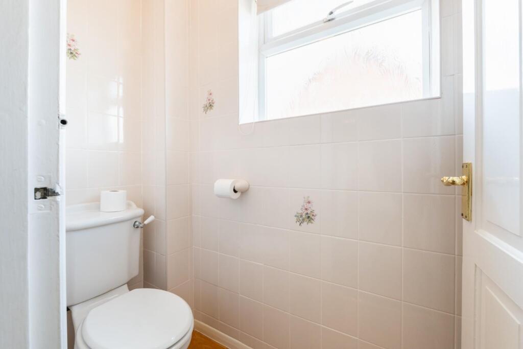 6, severn close wc-1.jpg