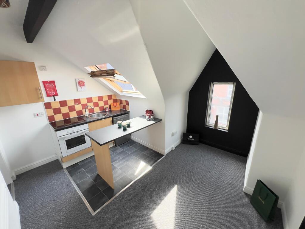 Living Room / Kitchen 3