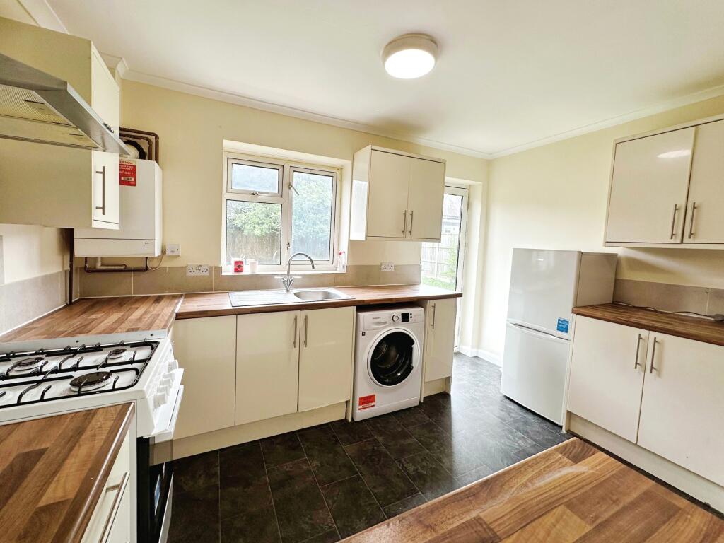22ae6913-kitchen
