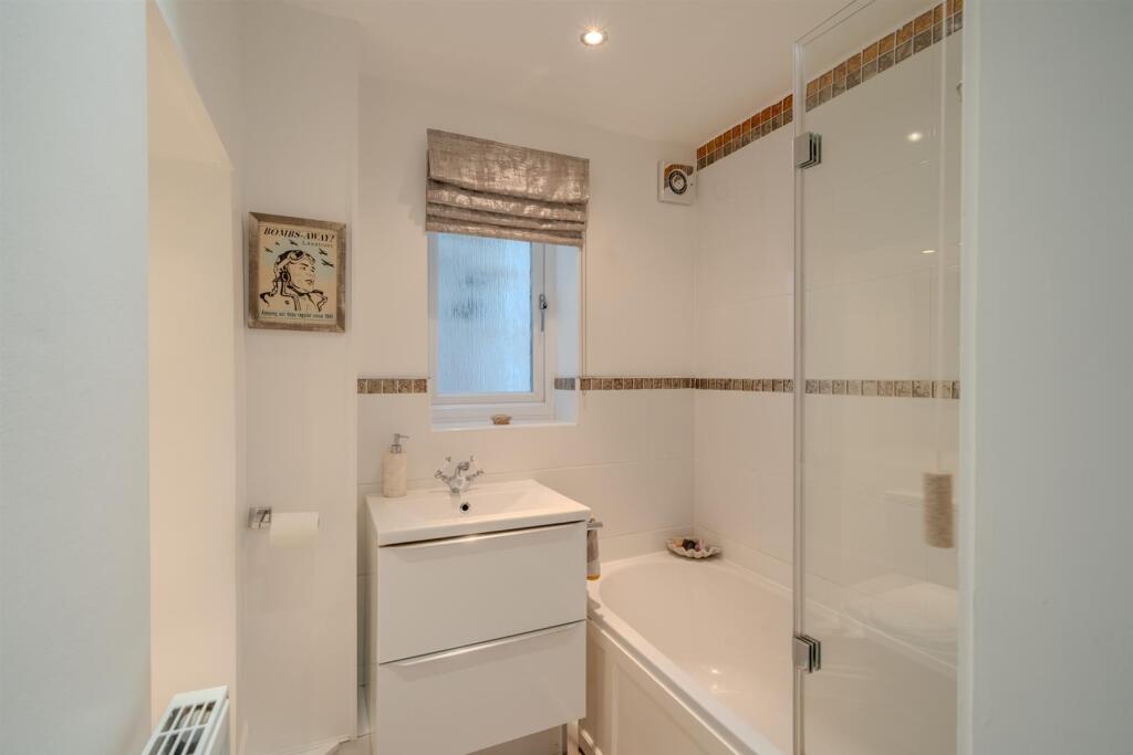 4 Woodland St-13.jpg