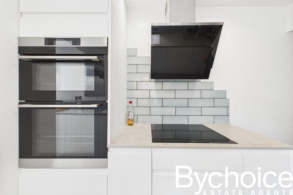 CAM05454G0-PR0022-STILL005