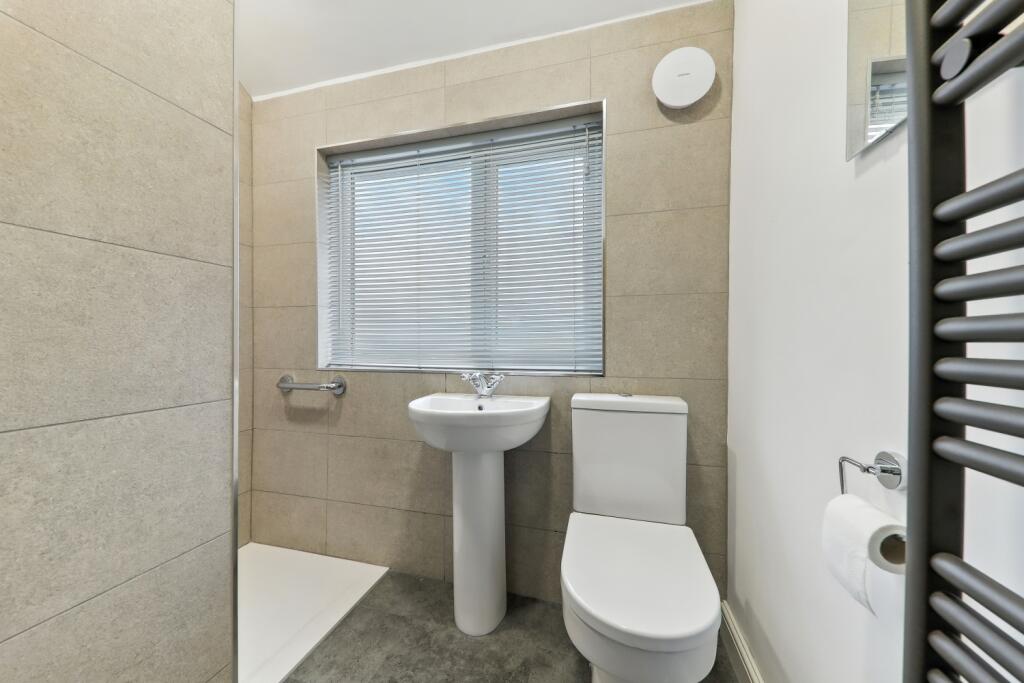 Bathroom 1 - Willow Garth - EweMove Pontefract