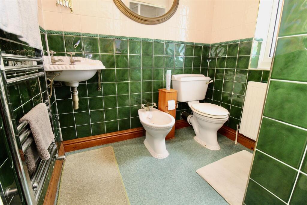 Shower Room En-Suite