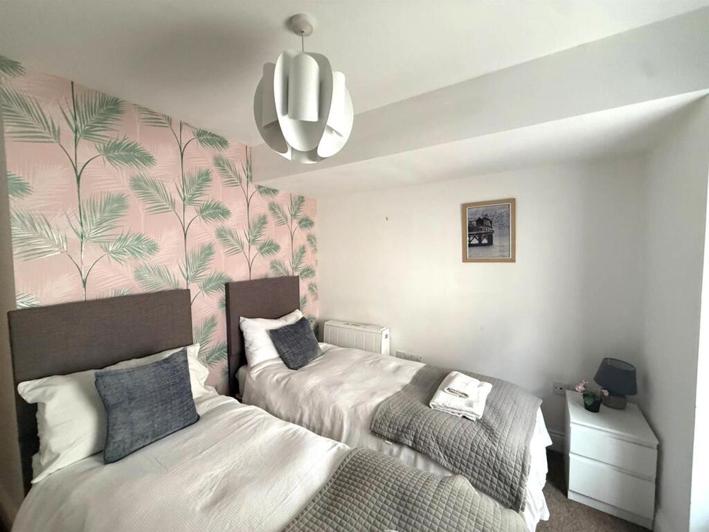Bedroom 2.jpeg