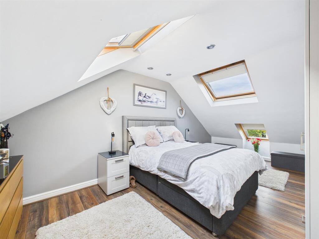 Bedroom: