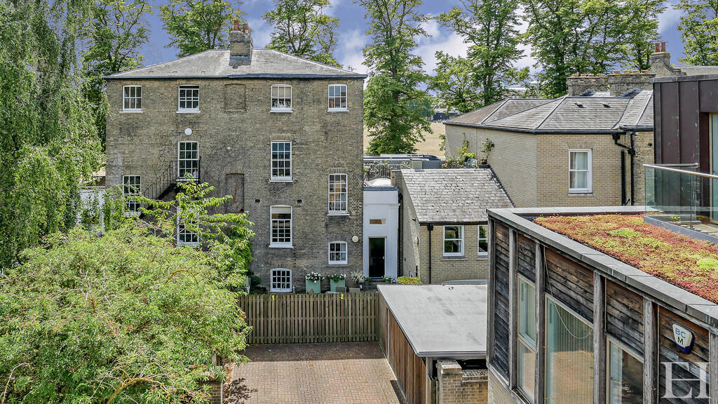 8657095-exteriorW...