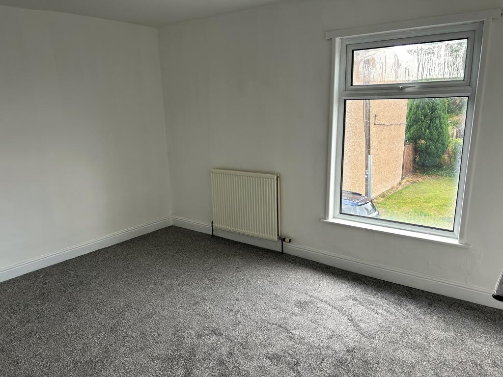 Bedroom 1 T202509030958.jpg