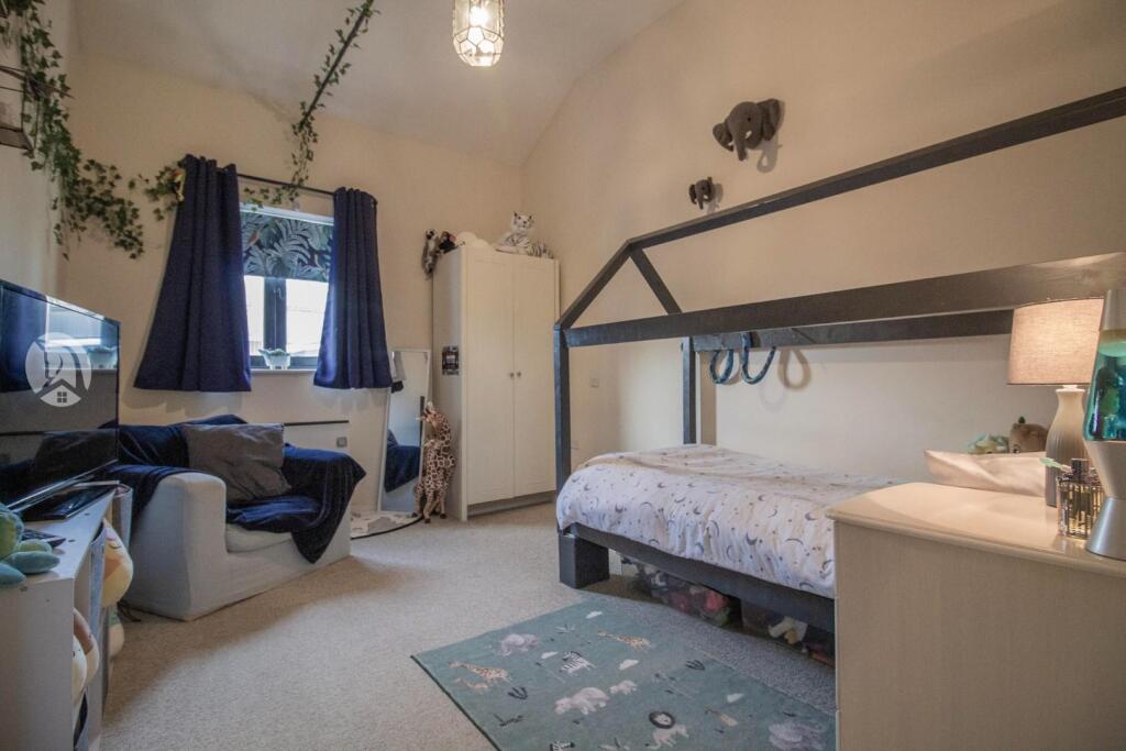 2 Dovedon Mews, Whepstead [Sitting Three] 01.jpg