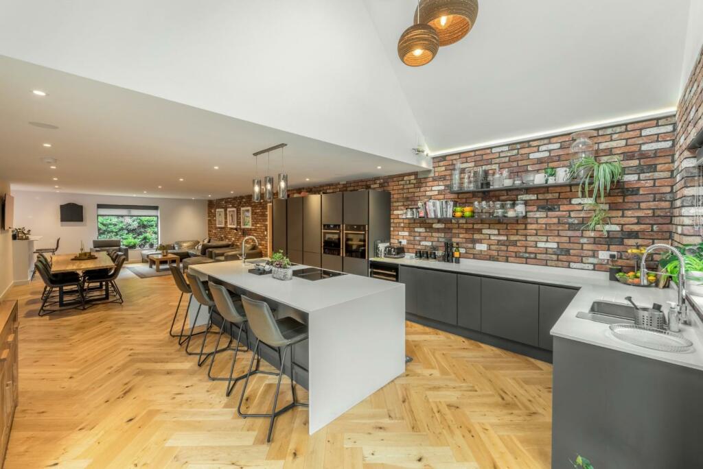 Highmead -04.jpg