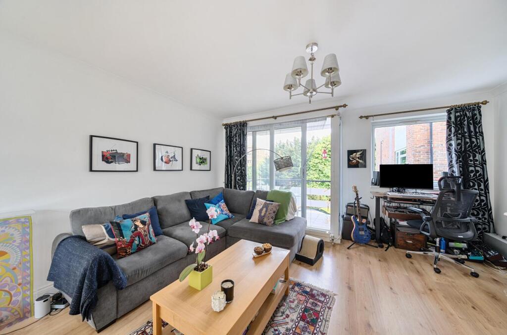 Davidson Frost-Wellings, DFW, White House Drive, L