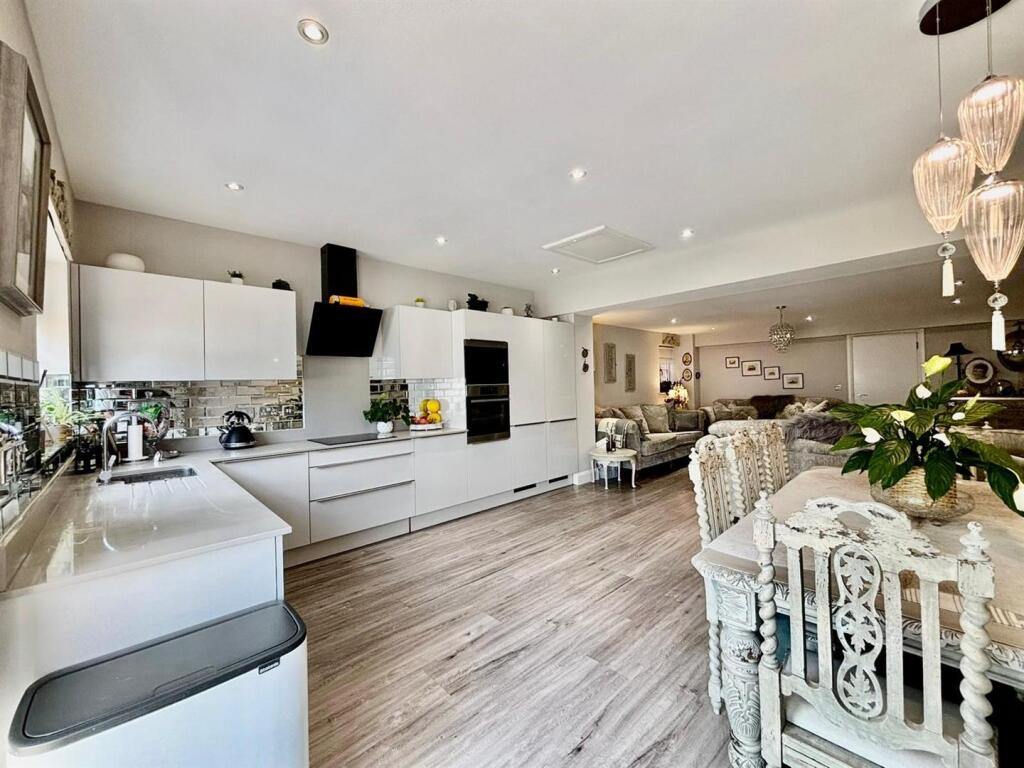 WhatsApp Image 2025-06-17 at 11.51.47_b21b38a4.jpg