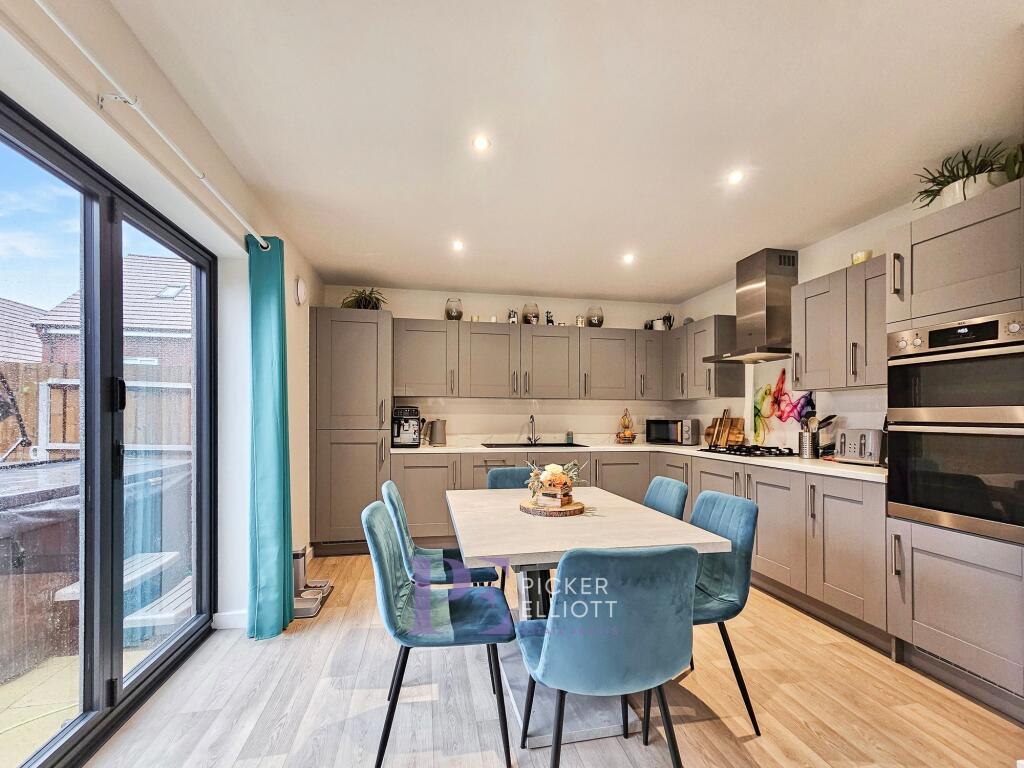 Kitchen dining room