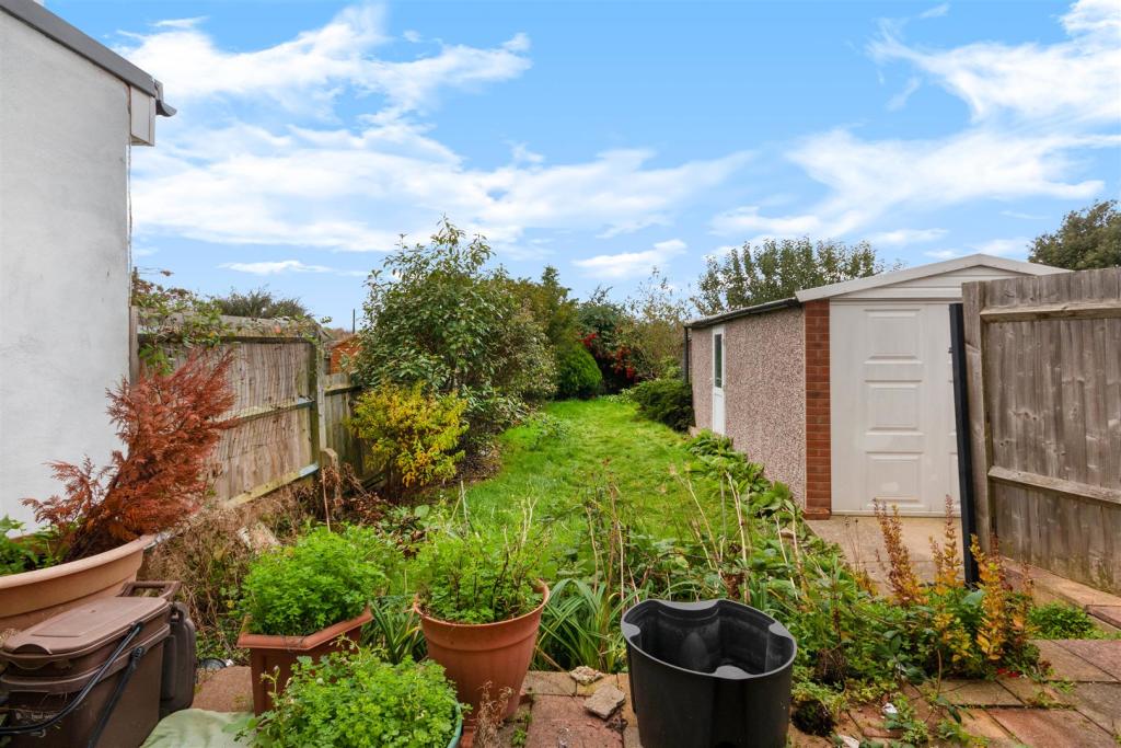 'West Facing' Rear Garden